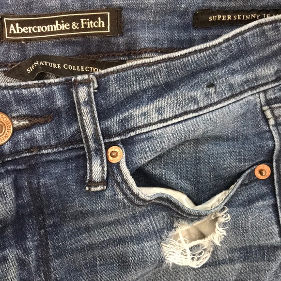 ABERCROMBIE & FITCH- SKINNY JEANS/ RIPPED - Picture 5 of 5